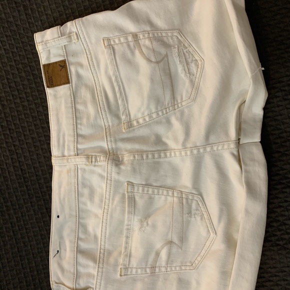American Eagle White denim distressed shorts - Picture 2 of 3